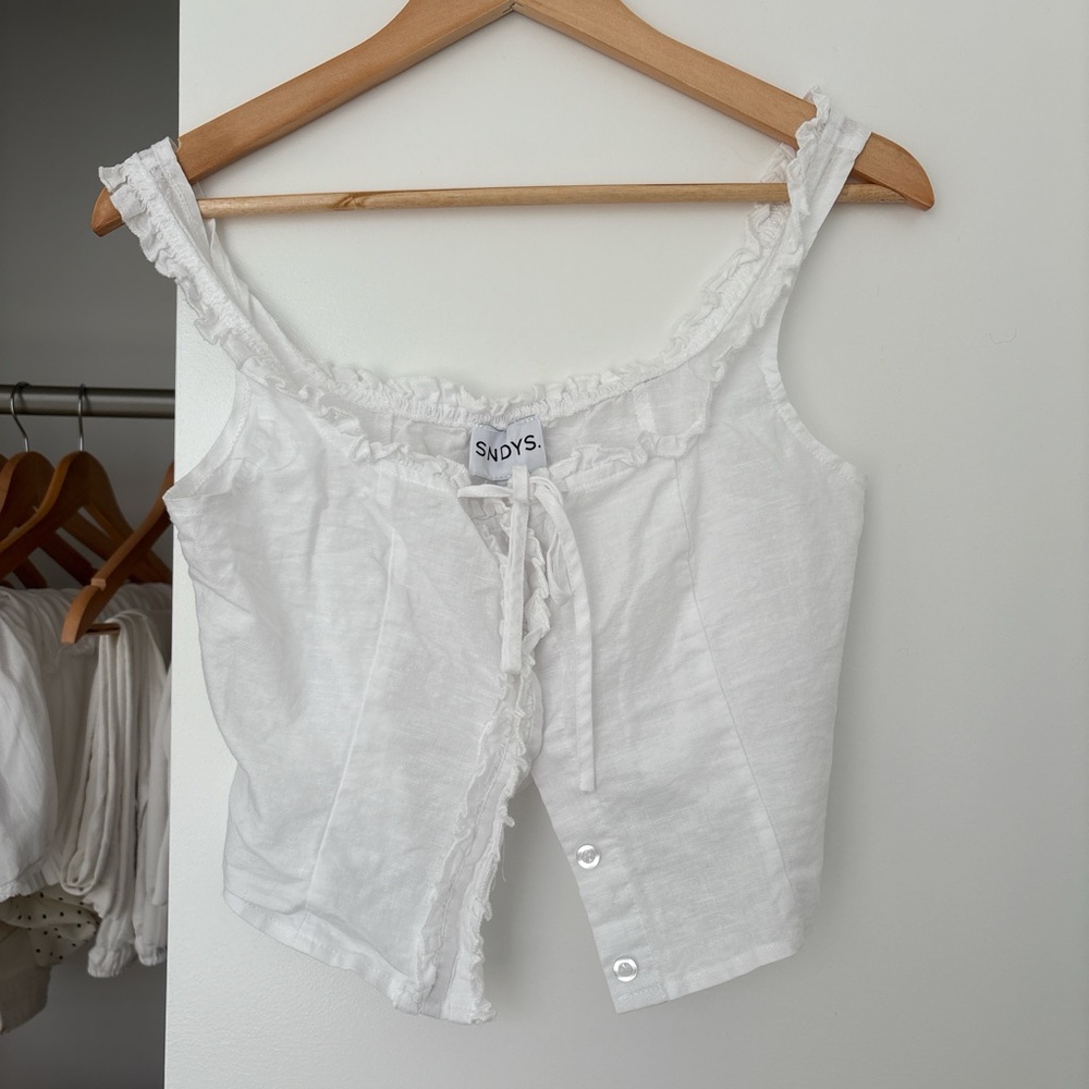 SNDYS Ruffled Sleeveless Top